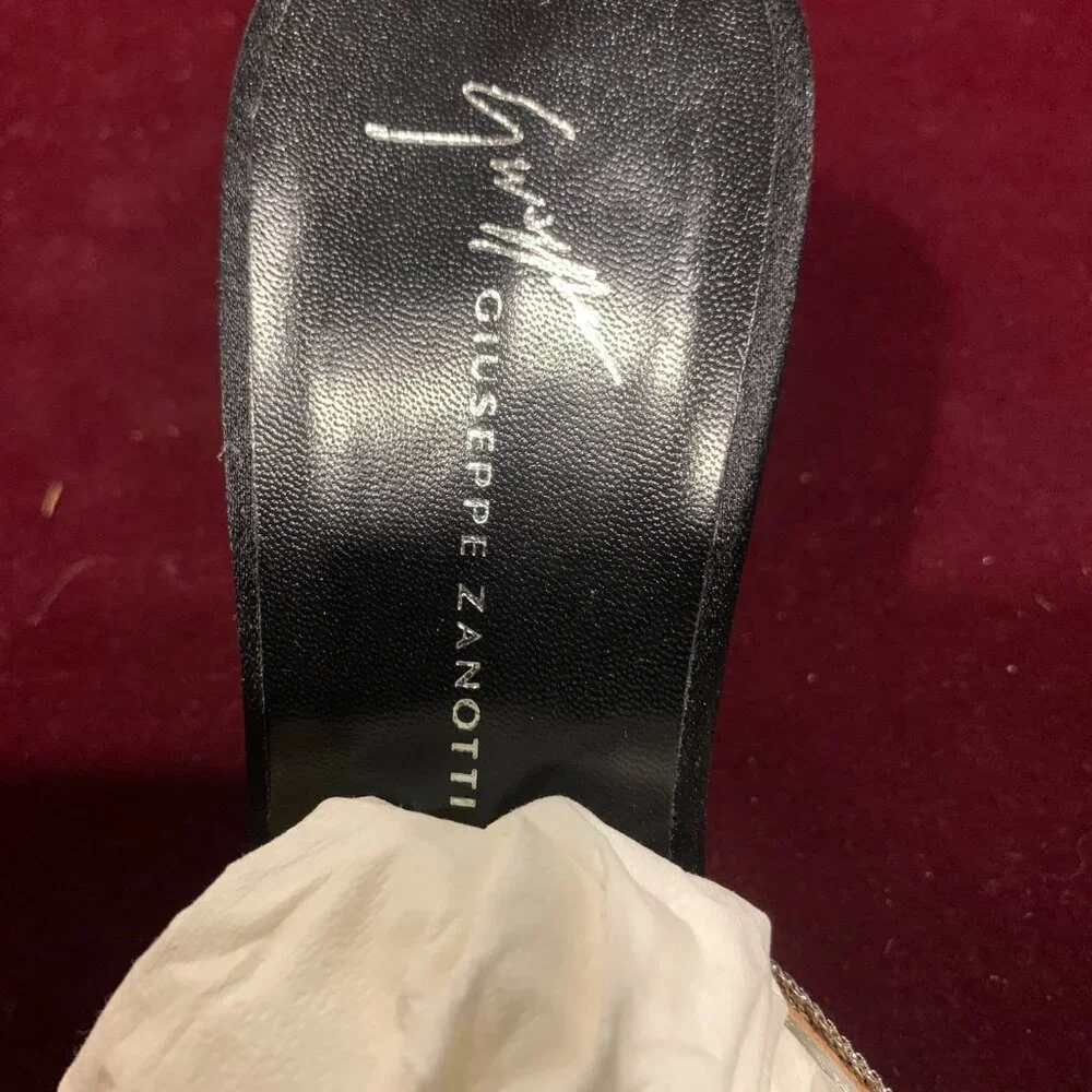 Guiseppe Zanotti - Picture 7 of 8